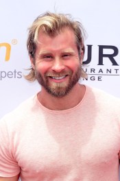 Optimized-4th+Annual+World+Dog+Day+Mj4Y_UZ-hcFl